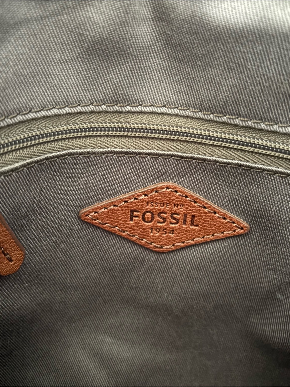 Fossil Brown Goat Hide Leather Crossbody Purse with Removeable Strap - Picture 9 of 12